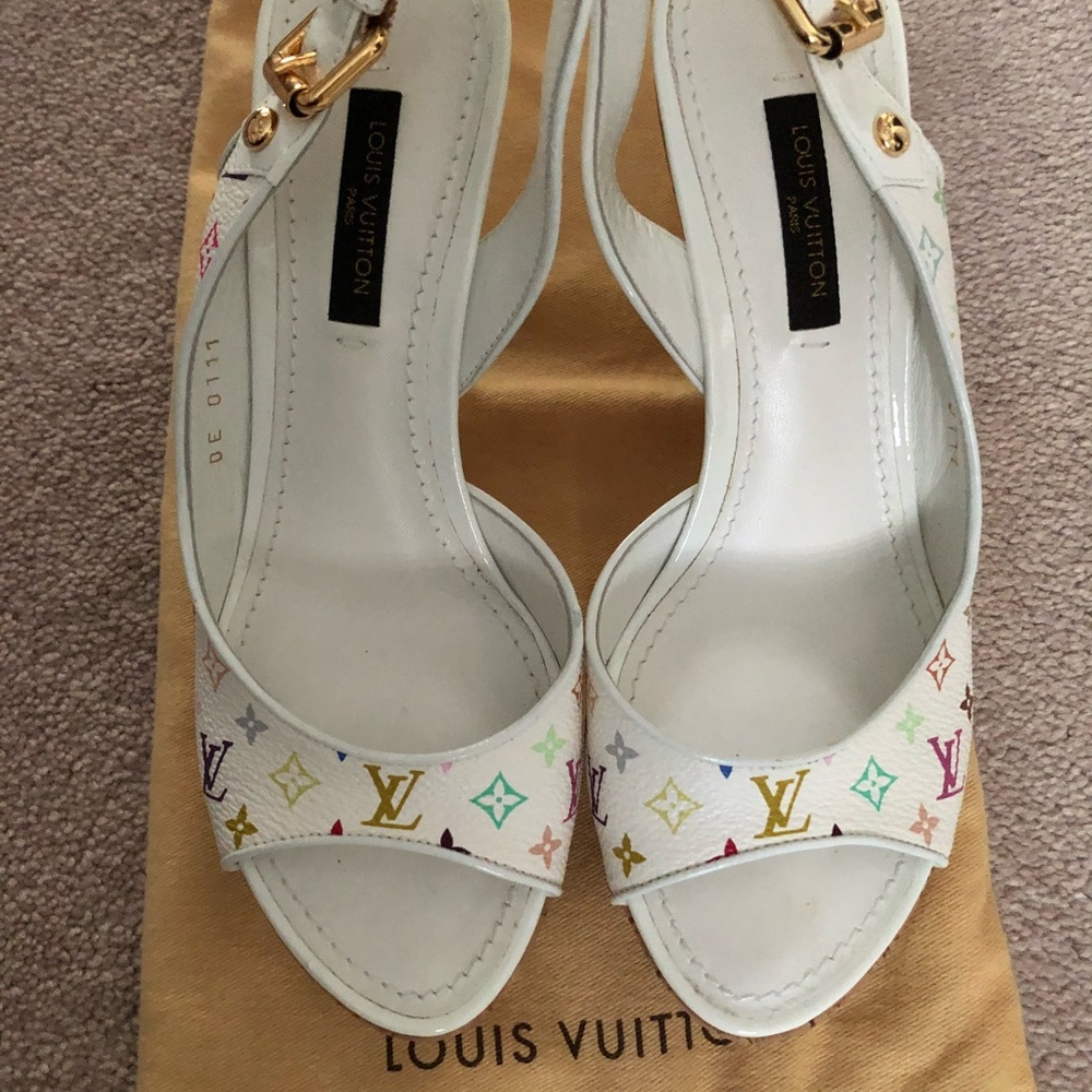 Louis Vuitton Santa Monica Sandal monogram canvas. Tried on for sizing.